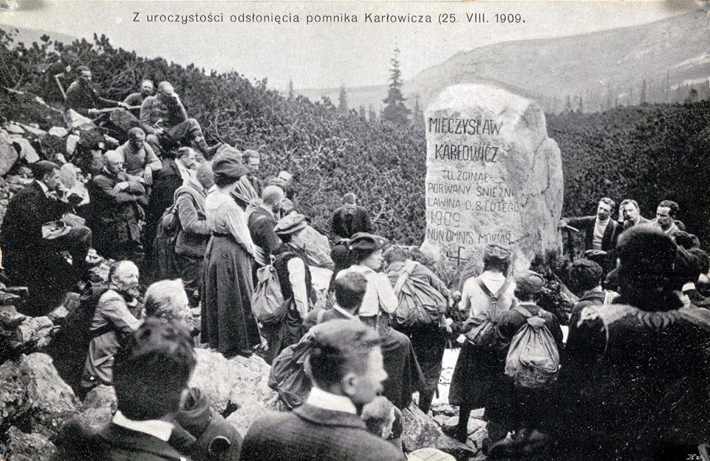 Kartka pocztowa upamietniajaca moment odsloniecia pomnika ku czci Mieczyslawa Karlowicza